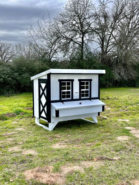 OverEZ Large Chicken Coop - Up to 15 Chickens